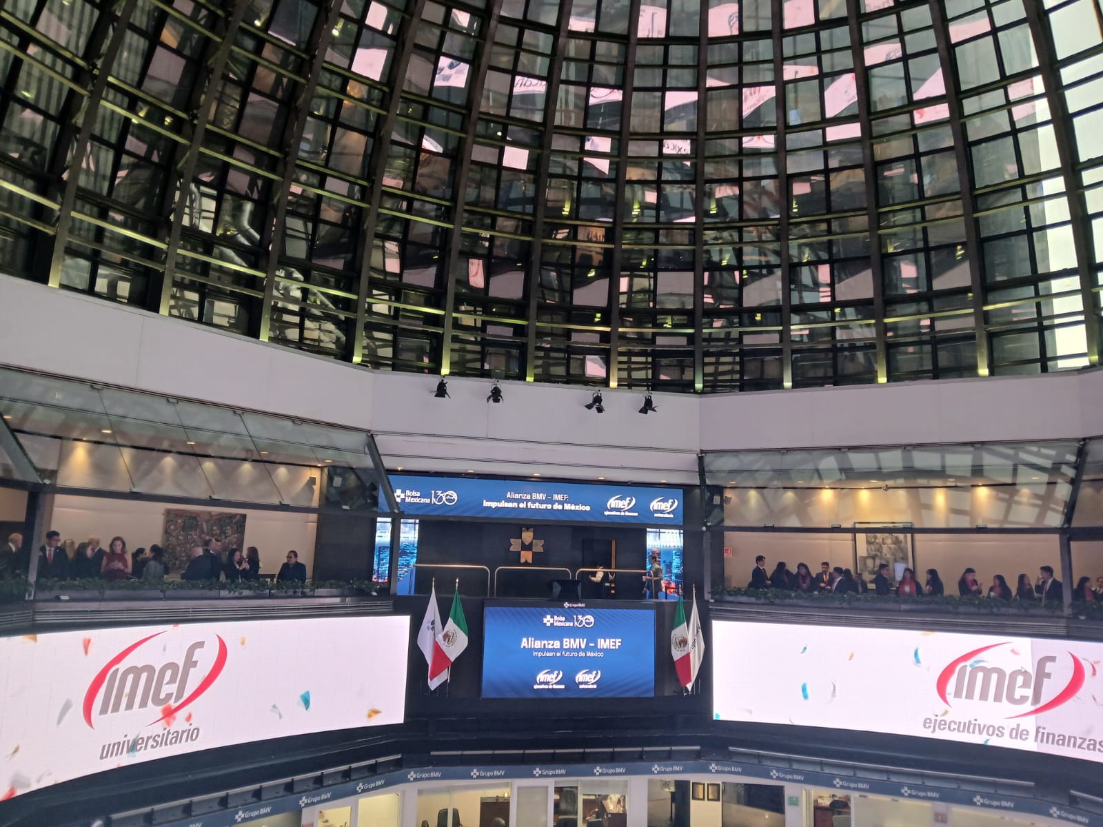 Interior de la Bolsa Mexicana de Valores