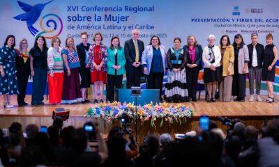 Autoridades de CEPAL y México en la firma del convenio